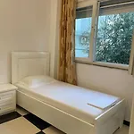 Near Beach, With Garden Σπίτι διακοπών *