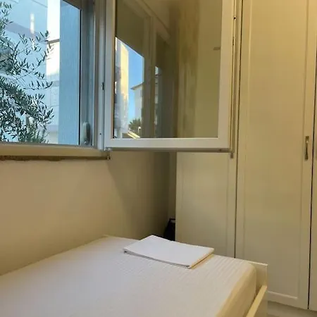 Casa vacanze Near Beach, With Garden Golem (Tirana)