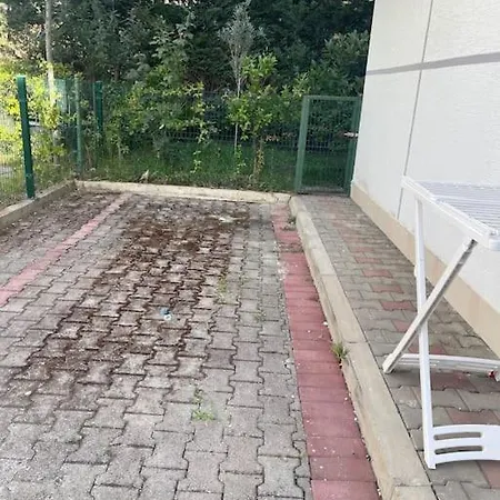 Vakantiehuis Near Beach, With Garden Golem (Tirana)