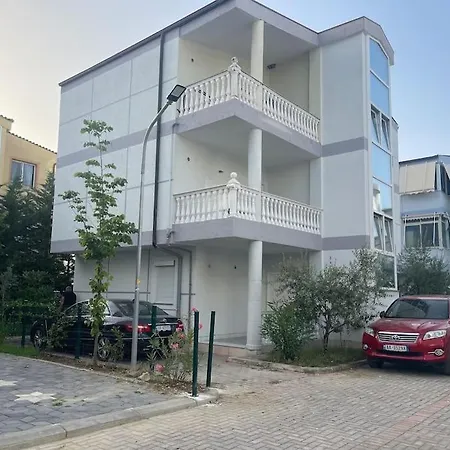 Near Beach, With Garden Vakantiehuis