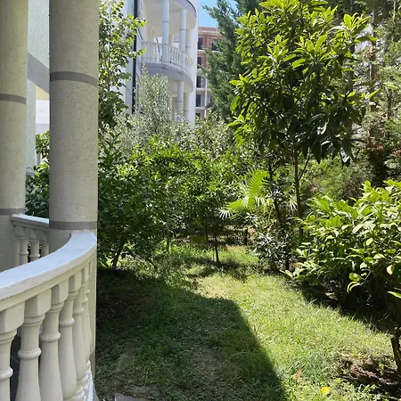 Near Beach, With Garden Hébergement de vacances
